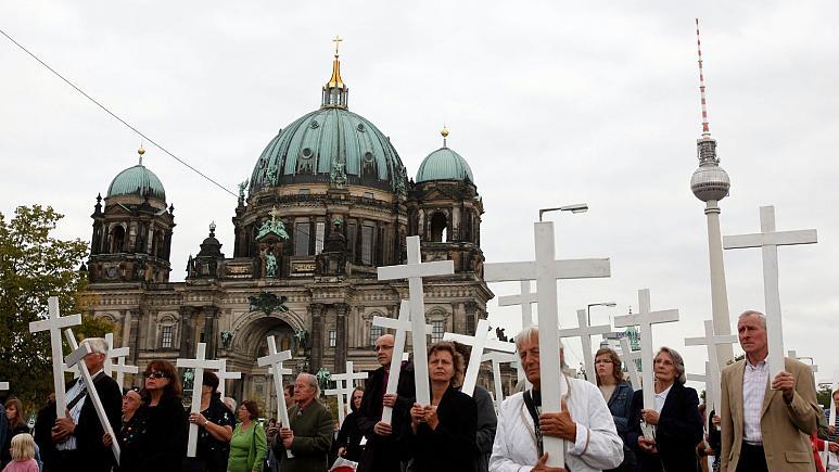 قانون گزاران آلمانی به پایان ممنوعیت «تبلیغات» سقط جنین رأی دادند