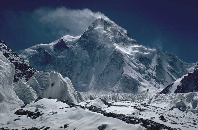 یک زن ایرانی برای اولین بار به قله کی۲ صعود کرد