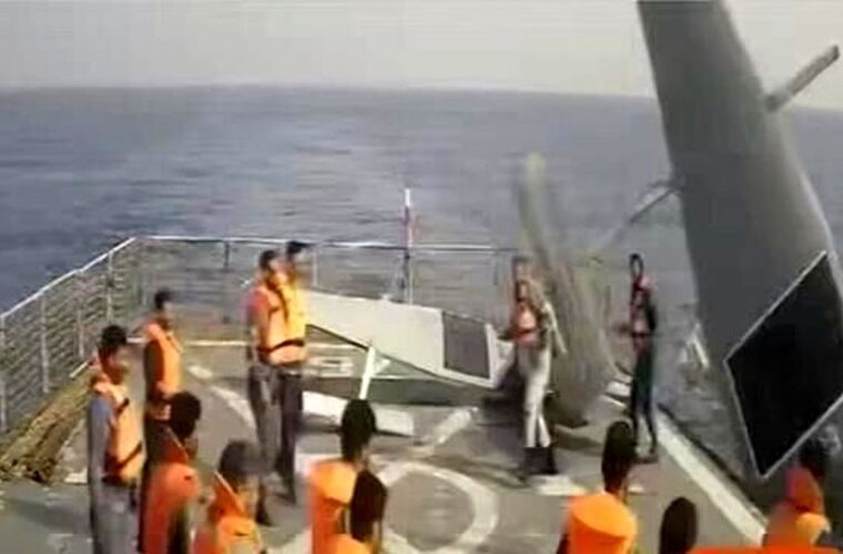 نیروی دریایی ارتش ایران، دو شناور بدون سرنشین آمریکا را توقیف کرد