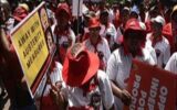 تظاهرات سراسری هزاران نفر از کارمندان دولت آفریقای جنوبی