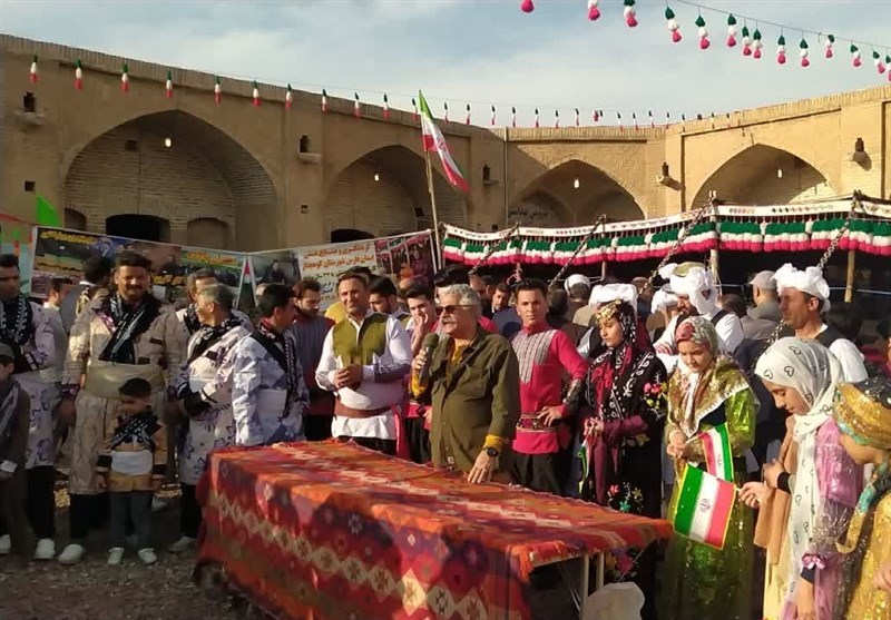 آغاز به کار جشنواره بومی و محلی اقوام ایرانی در حسن‌آباد فشافویه +فیلم