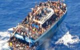 غرق شدن یک قایق ماهی‌گیری حامل پناهجویان در سواحل یونان