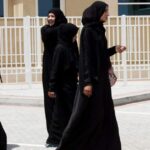 ممنوع کردن پوشیدن عبای اسلامی برای دختران در مدارس دولتی فرانسه