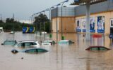 هرج‌ و مرج در فرودگاه دوبی و تعطیلی مدارس ایران؛هم‌زمان با وقوع طوفان‌ مرگبار در خلیج فارس