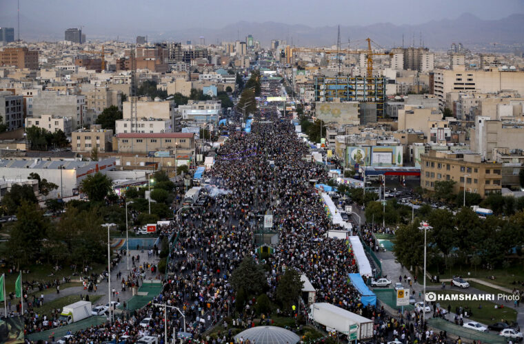 برگزاری«مهمونی۱۰ کیلومتری غدیر»از میدان آزادی تهران تا بزرگراه امام علی (ع) +فیلم