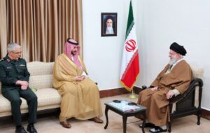 سفر بیسابقه وزیر دفاع عربستان به تهران؛ گامی بلند در تحول روابط و معادلات منطقه سفر بیسابقه وزیر دفاع عربستان به تهران؛ گامی بلند در تحول روابط و معادلات منطقه