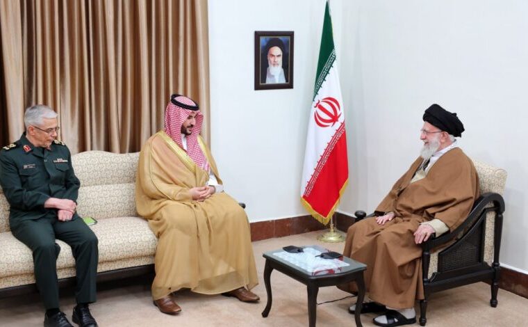 سفر بیسابقه وزیر دفاع عربستان به تهران؛ گامی بلند در تحول روابط و معادلات منطقه سفر بیسابقه وزیر دفاع عربستان به تهران؛ گامی بلند در تحول روابط و معادلات منطقه