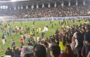 فدراسیون فوتبال عراق: با آشوبگران ورزشگاه نوروز قاطعانه برخورد می‌کنیم