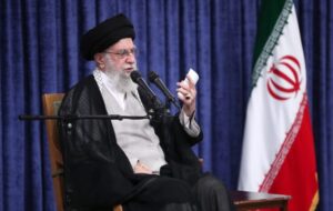 آیتالله خامنهای: ضربه ایران به آمریکا حساس بود؛ ضربه بزرگتری هم ممکن است+فیلم آیتالله خامنهای: ضربه ایران به آمریکا حساس بود؛ ضربه بزرگتری هم ممکن است+فیلم