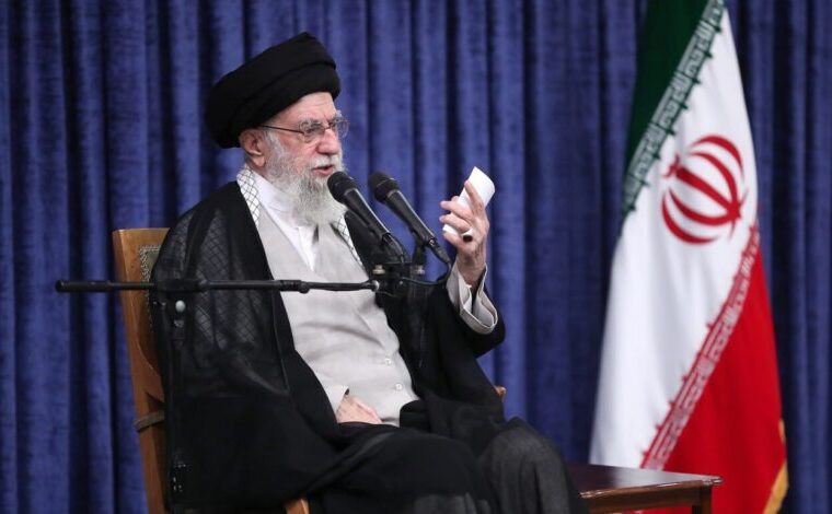 آیتالله خامنهای: ضربه ایران به آمریکا حساس بود؛ ضربه بزرگتری هم ممکن است آیتالله خامنهای: ضربه ایران به آمریکا حساس بود؛ ضربه بزرگتری هم ممکن است