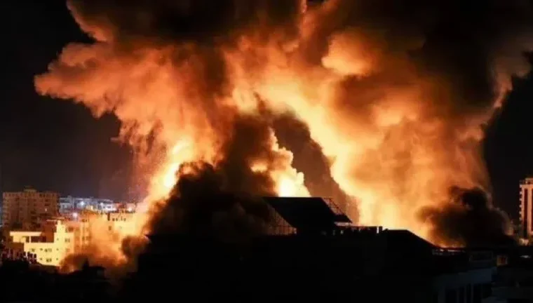 حمله موشکی رژیم صهیونیستی به نیروگاه حزیز صنعا با قایقهای موشکانداز حمله موشکی رژیم صهیونیستی به نیروگاه حزیز صنعا با قایقهای موشکانداز