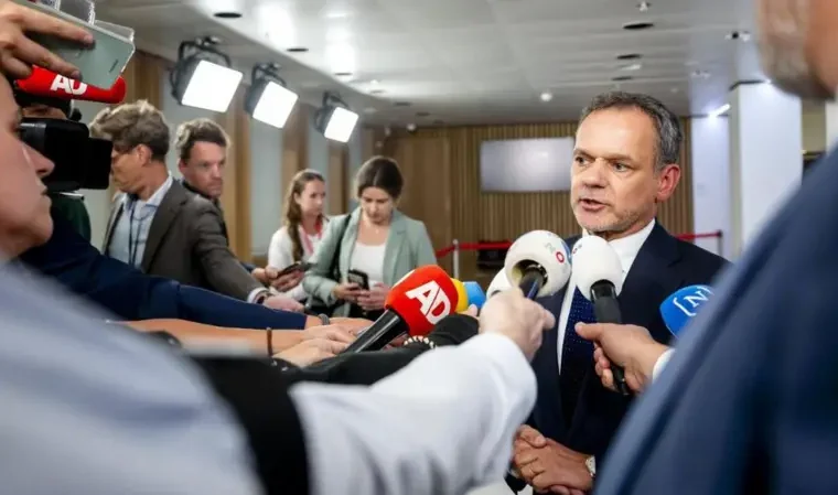 استعفای وزیر خارجه و ۸ عضو کابینه هلند در اعتراض به عدم تحریم اسرائیل