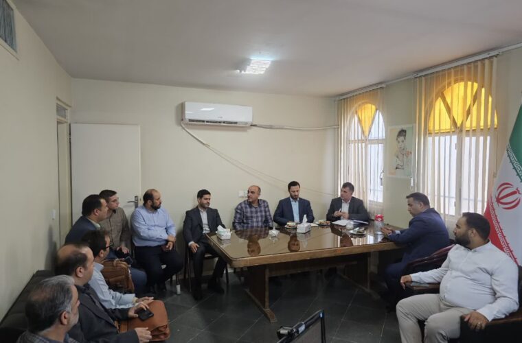 اشتغال‌زایی و تسهیل دریافت وام برای مددجویان فشافویه بررسی شد| قدردانی از بخشدار فشافویه
