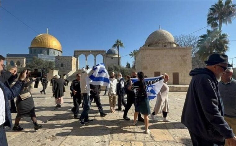 یورش صهیونیست‌ها به مسجد الاقصی؛ همزمان با سال نوی عبری و با حمایت پلیس رژیم صهیونیستی