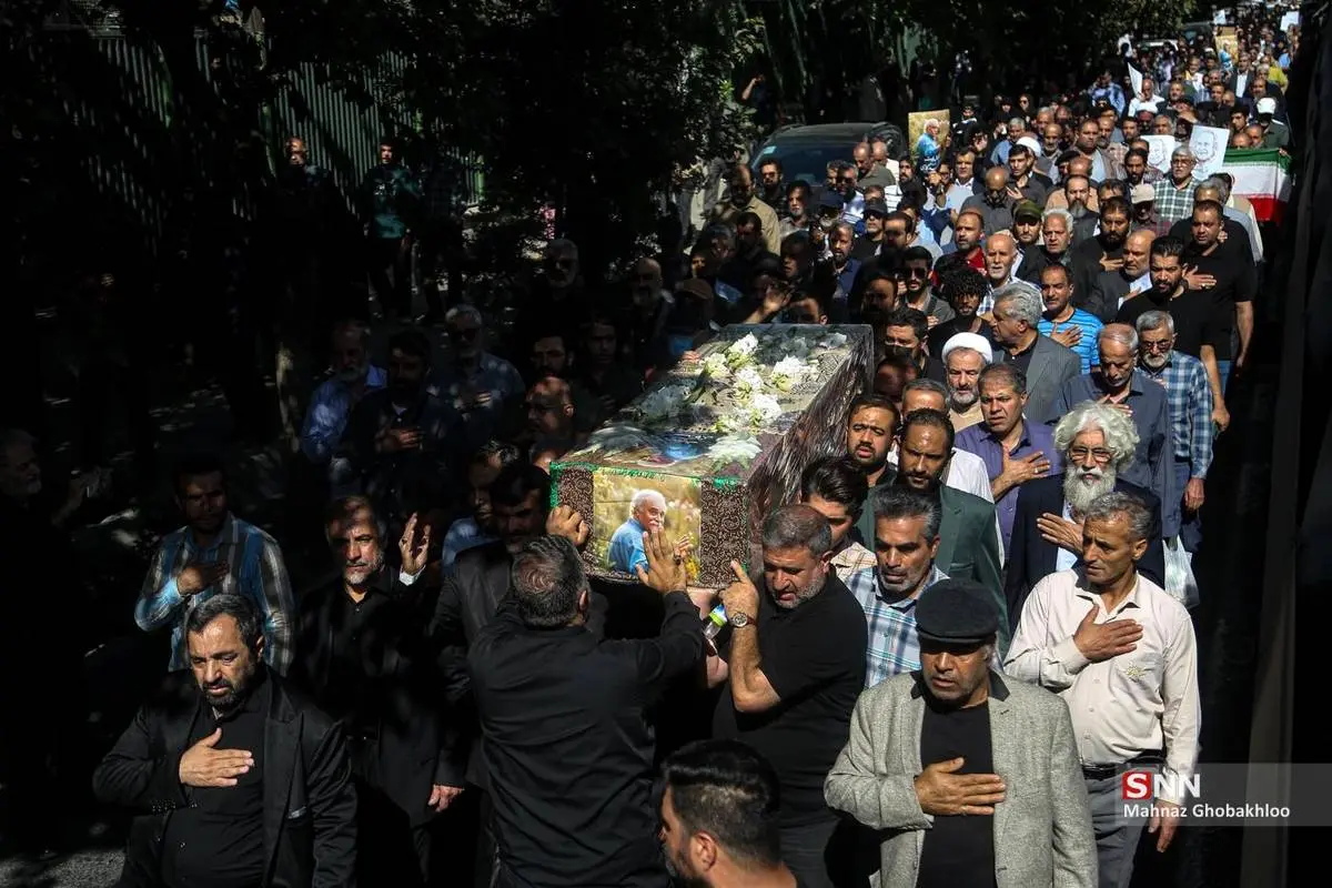 محمد کاسبی هنرمند متعهد و انقلابی؛ مراسم خاکسپاری بازیگر پیشکسوت زیر سایه مواضع سیاسی‌اش