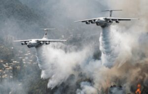 آتش‌سوزی جنگل‌های هیرکانی؛ هواپیماهای ترکیه به مرزن‌آباد رسیدند؛ هشدار قضایی درباره قصور داخلی