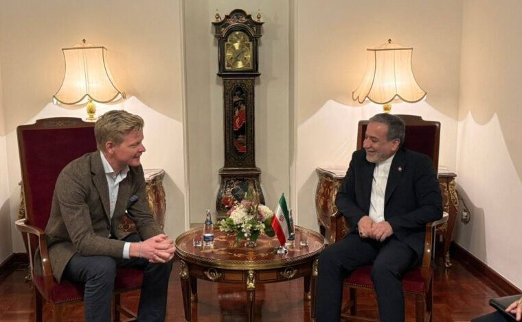 دیدار وزیر خارجه ایران و نماینده سازمان ملل یمن؛ عراقچی: تجاوزات رژیم صهیونیستی و محاصره یمن، امنیت منطقه را تهدید می‌کند