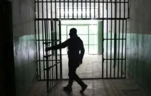 شکنجه در زندان‌های سوریه؛ ۵۹ کشته در ۱۰ ماه و کشف گورهای دسته‌جمعی قربانیان