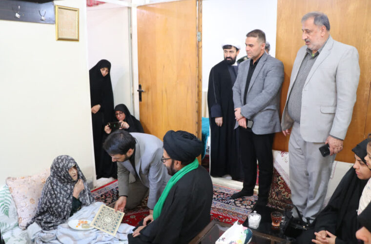 دیدار با خانواده شهدا در هفته بسیج؛ مسئولین فشافویه تجلیگاه نقش بیبدیل مادران آسمانی شدند دیدار با خانواده شهدا در هفته بسیج؛ مسئولین فشافویه تجلیگاه نقش بیبدیل مادران آسمانی شدند