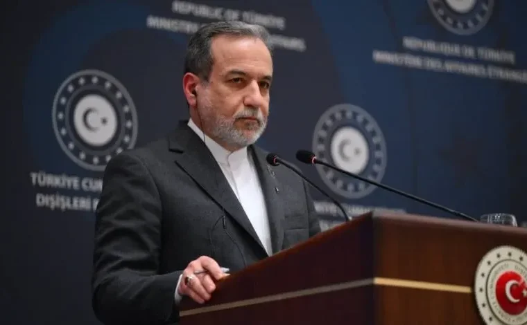 عراقچی: آمادگی ایران برای جنگ و مذاکره در برابر تهدیدات