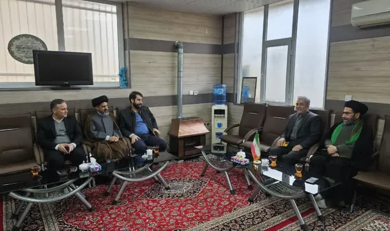 تاکید بخشدار فشافویه بر رفع فقر مطلق و ایجاد اشتغال پایدار در دیدار با مدیرکل امام خمینی (ره) استان تهران تاکید بخشدار فشافویه بر رفع فقر مطلق و ایجاد اشتغال پایدار در دیدار با مدیرکل امام خمینی (ره) استان تهران