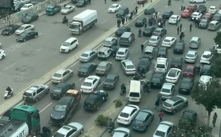 اعتراض رانندگان تاکسی در بیروت؛ فلج شدن شریان‌های پایتخت لبنان