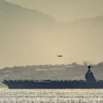 سایه فولاد بر آبها؛ آرایش جنگی آمریکا در خاورمیانه در تیررس موشکهای مقاومت سایه فولاد بر آبها؛ آرایش جنگی آمریکا در خاورمیانه در تیررس موشکهای مقاومت