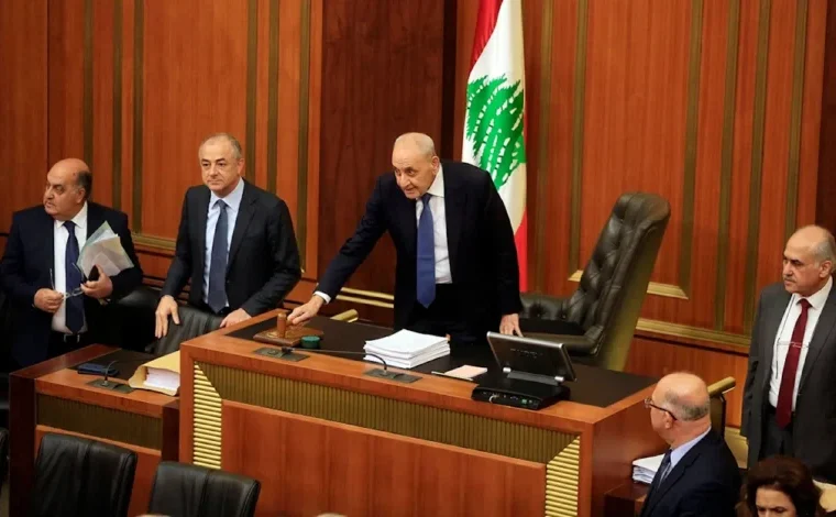 فشار پاریس و ریاض برای تعویق انتخابات لبنان؛ «سلاح مقاومت» در کانون چانه زنیها فشار پاریس و ریاض برای تعویق انتخابات لبنان؛ «سلاح مقاومت» در کانون چانه زنیها