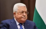 عباس: آتش‌ بس میان آمریکا و ایران گام مهمی برای صلح فلسطین است