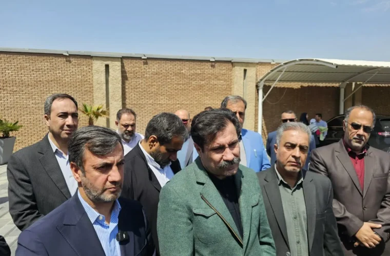 معاون رئیس جمهور ایران از طرح‌های اقامتی و ورزشی در فشافویه بازدید کرد