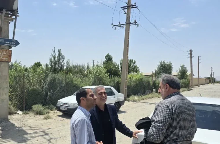 بخشدار فشافویه از جاده روستایی بازدید کرد؛ اجرای آسفالت وعده ماند؟
