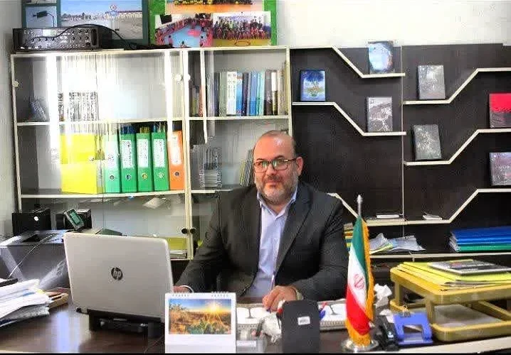 پروژه آسفالت مسیر دانشگاه تا زیوان در انتظار جا به‌ جایی تیرهای برق