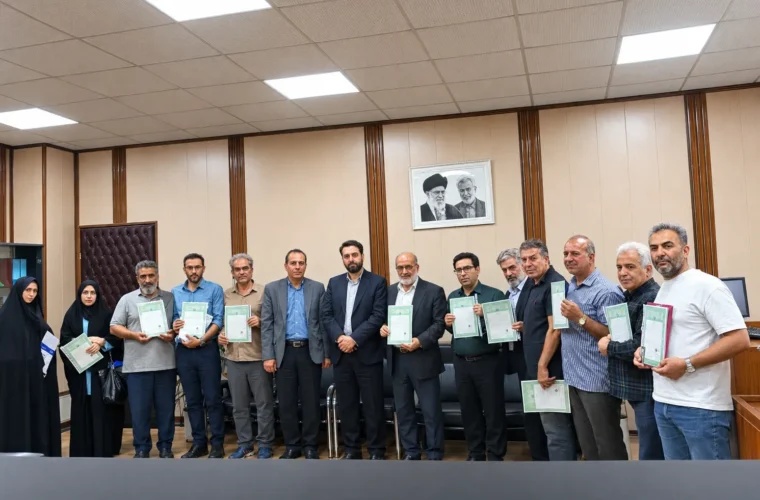 سند دار شدن شهرک احمدیه فشافویه بعد ۳۶ سال سند دار شدن شهرک احمدیه فشافویه بعد ۳۶ سال